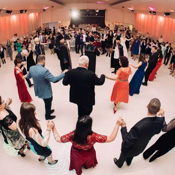 Cameraman nunta filmare de sus cu sistem stabilizare