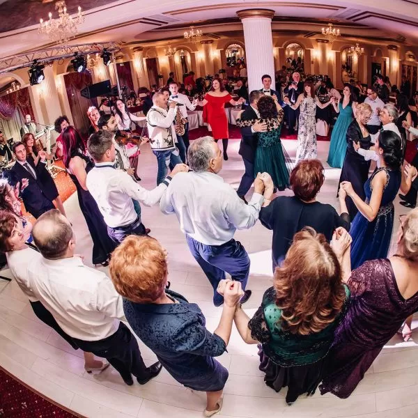 Filmare hora de sus nunta Adina