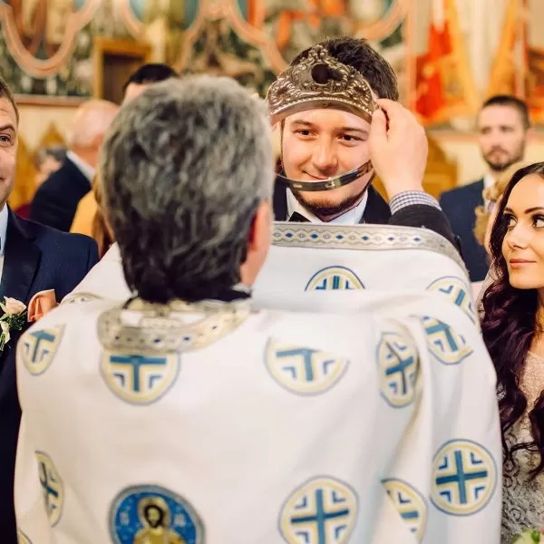 Fotografie cununii miri la biserica Monica si Razvan