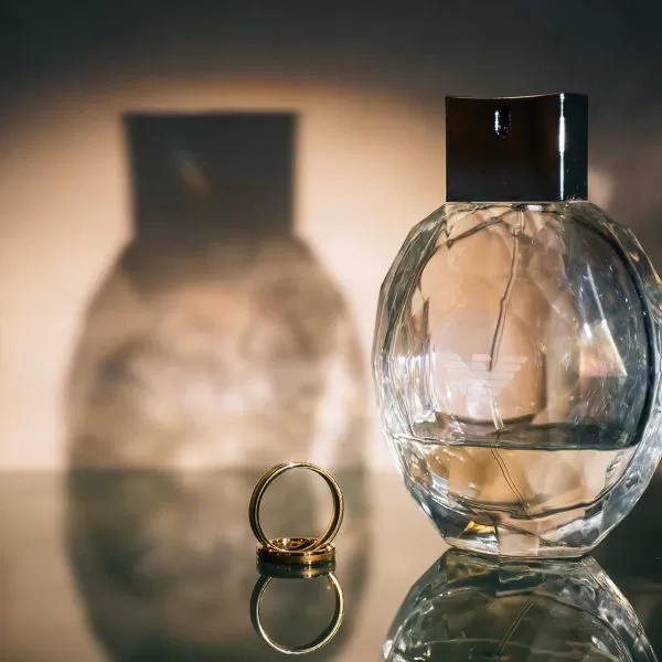 Fotografie detaliu parfum nunta Marius