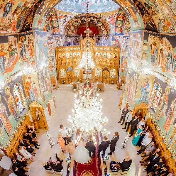 Fotografie din biserica la nunta