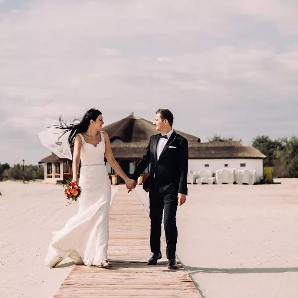 Fotografie trash the dress miri pe ponton
