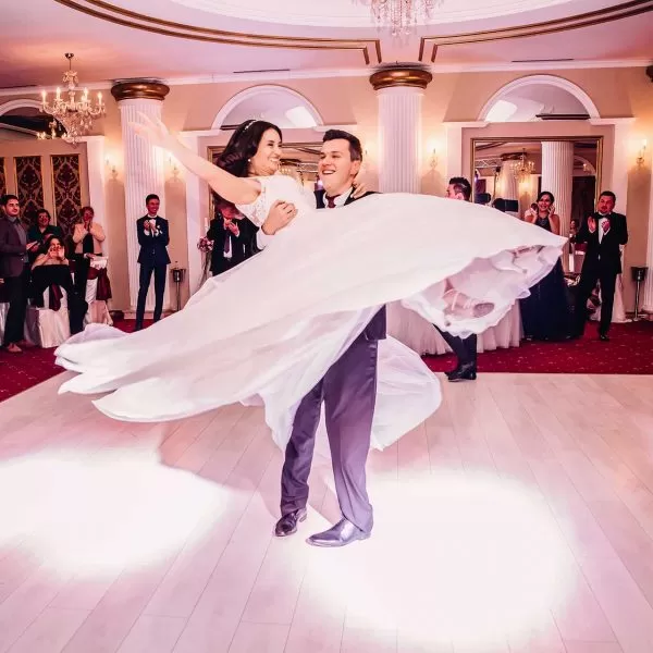 Fotografii dansul mirilor nunta Mihaela si Vlad