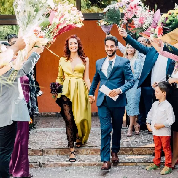 Miri la iesirea de la casa de casatorii a sectorului 5 Bucuresti