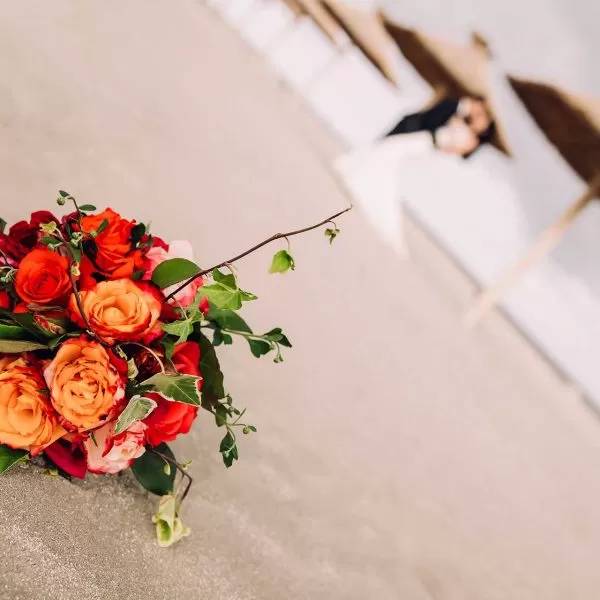 Trash the dress fotografie buchet mireasa